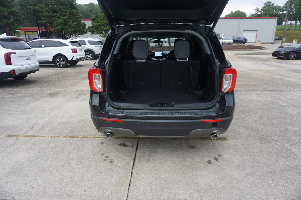 Used 2021 Ford Explorer XLT w/ Equipment Group 202A RWD image 17