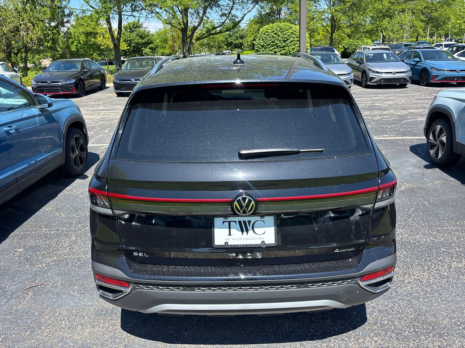 New 2026 Volkswagen Taos SEL AWD/4WD image 6