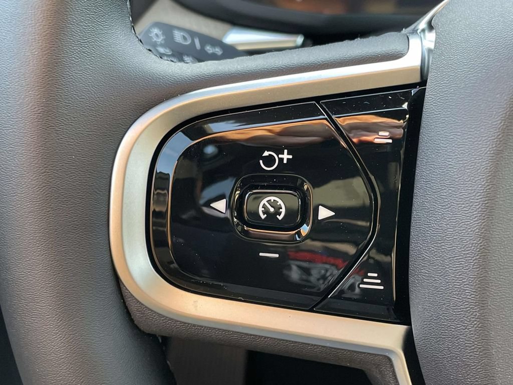 New 2026 Volvo XC60 B5 Plus w/ Protection Package Premier AWD/4WD image 10
