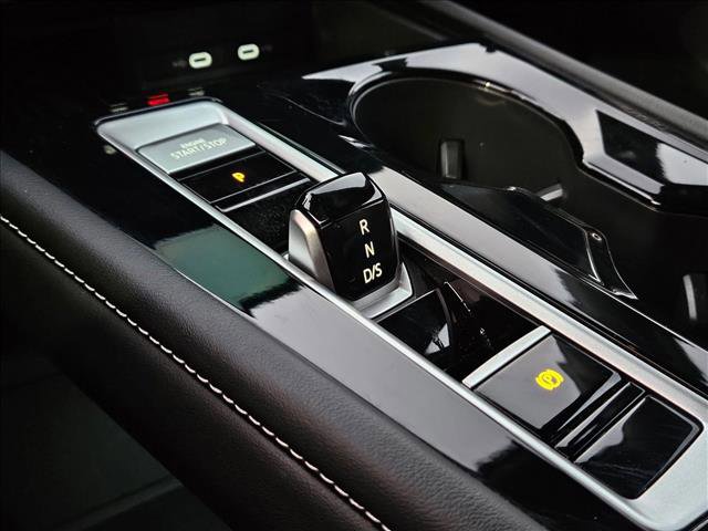 Used 2025 Volkswagen Atlas Cross Sport SE image 11