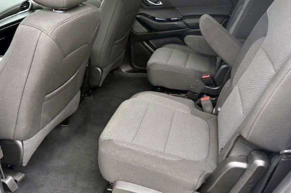 Used 2023 Chevrolet Traverse LT image 8