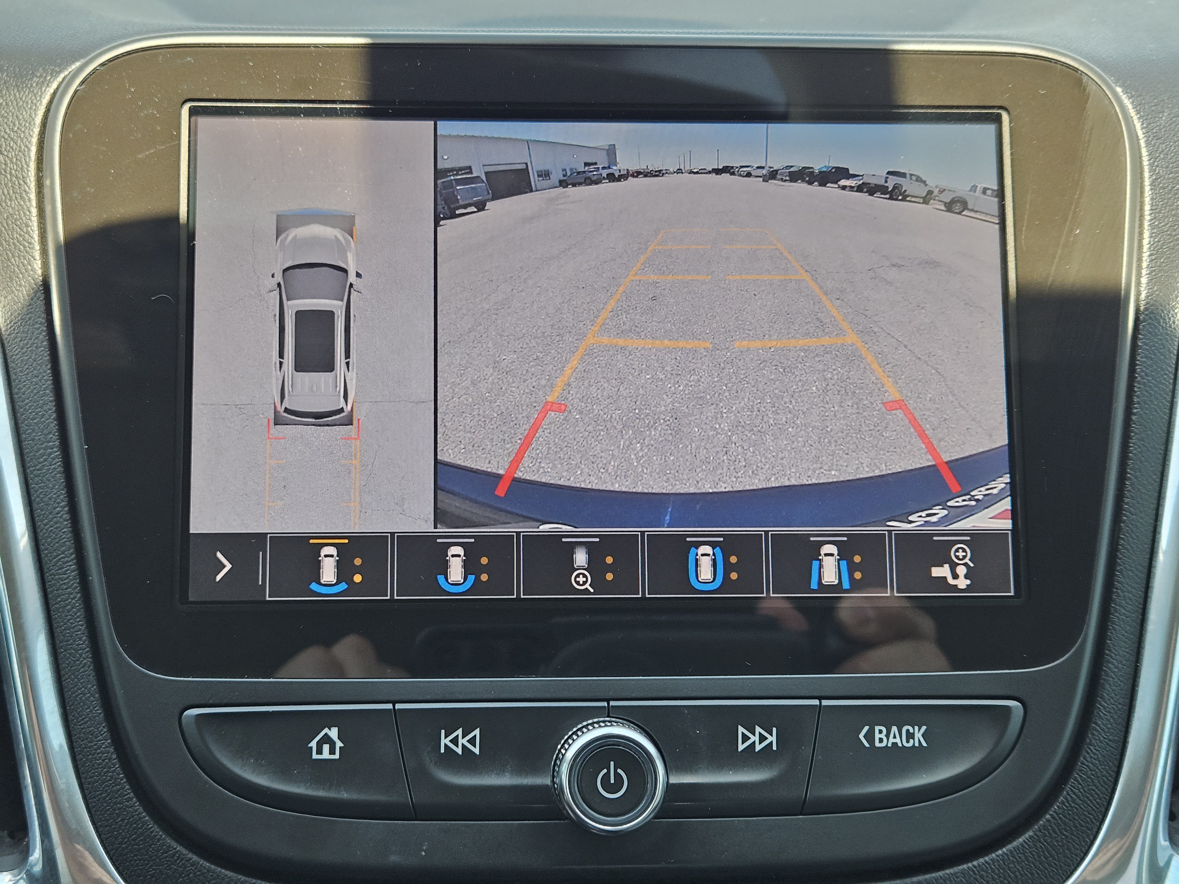Used 2020 Chevrolet Equinox Premier FWD image 17