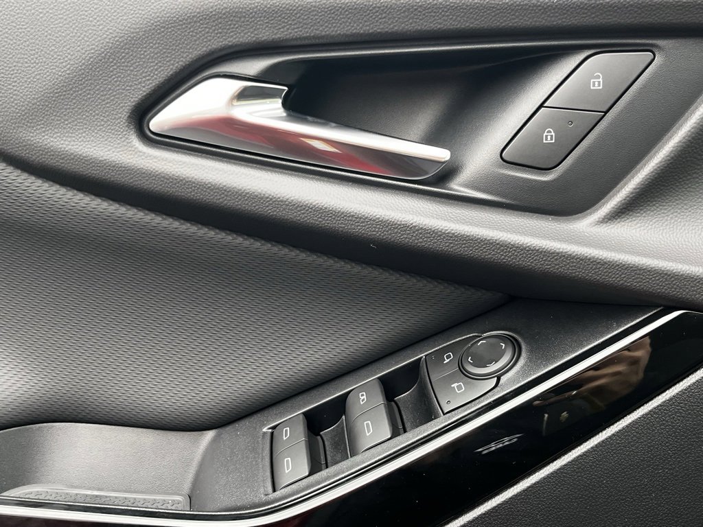 New 2026 Chevrolet Equinox LT image 8