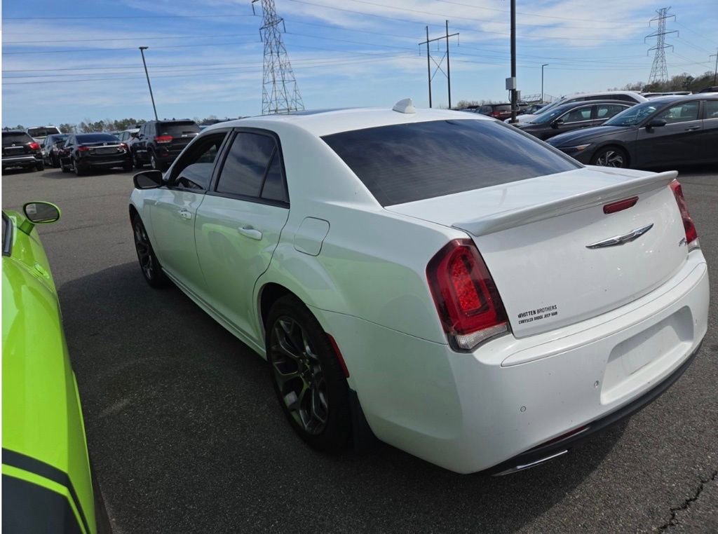 Used 2018 Chrysler 300 S w/ 300S Premium Group image 4