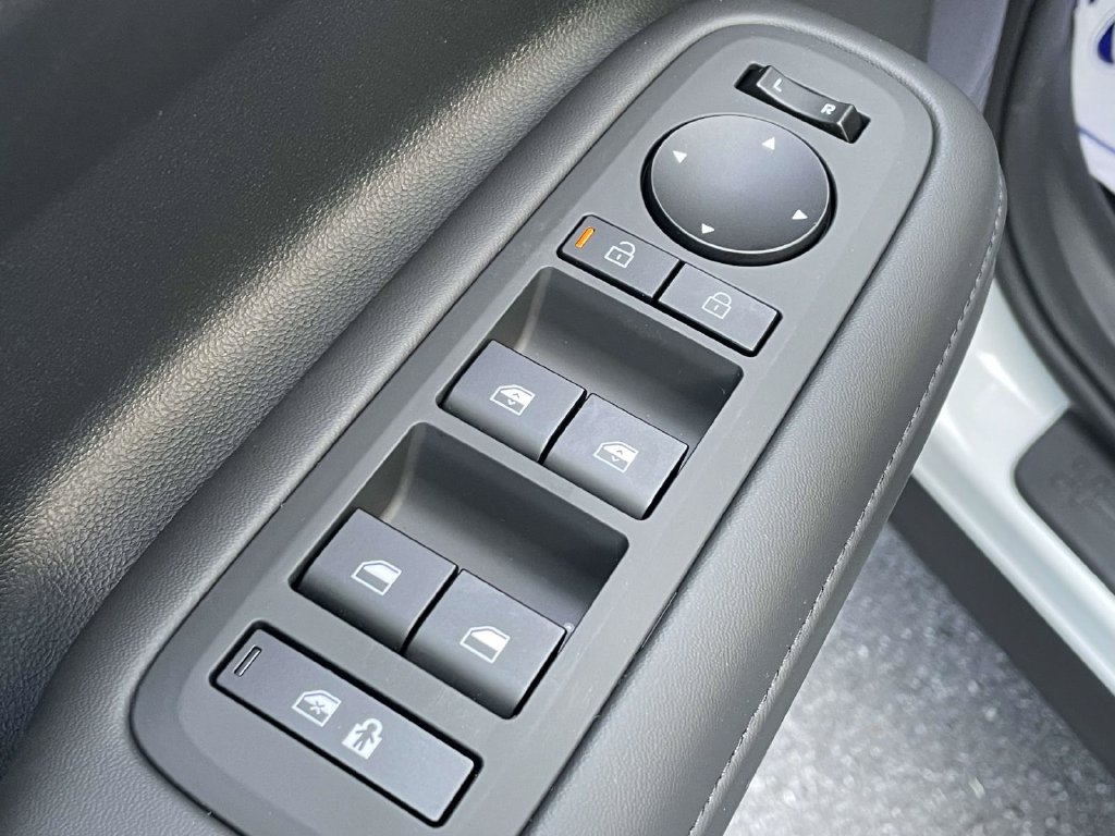 New 2027 Hyundai Santa Fe SEL FWD image 16