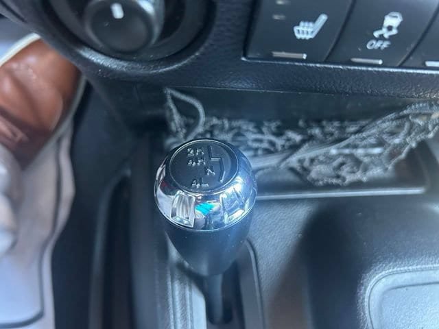 Used 2014 Jeep Wrangler Unlimited Sahara w/ Mopar Chrome Edition Group AWD/4WD image 23