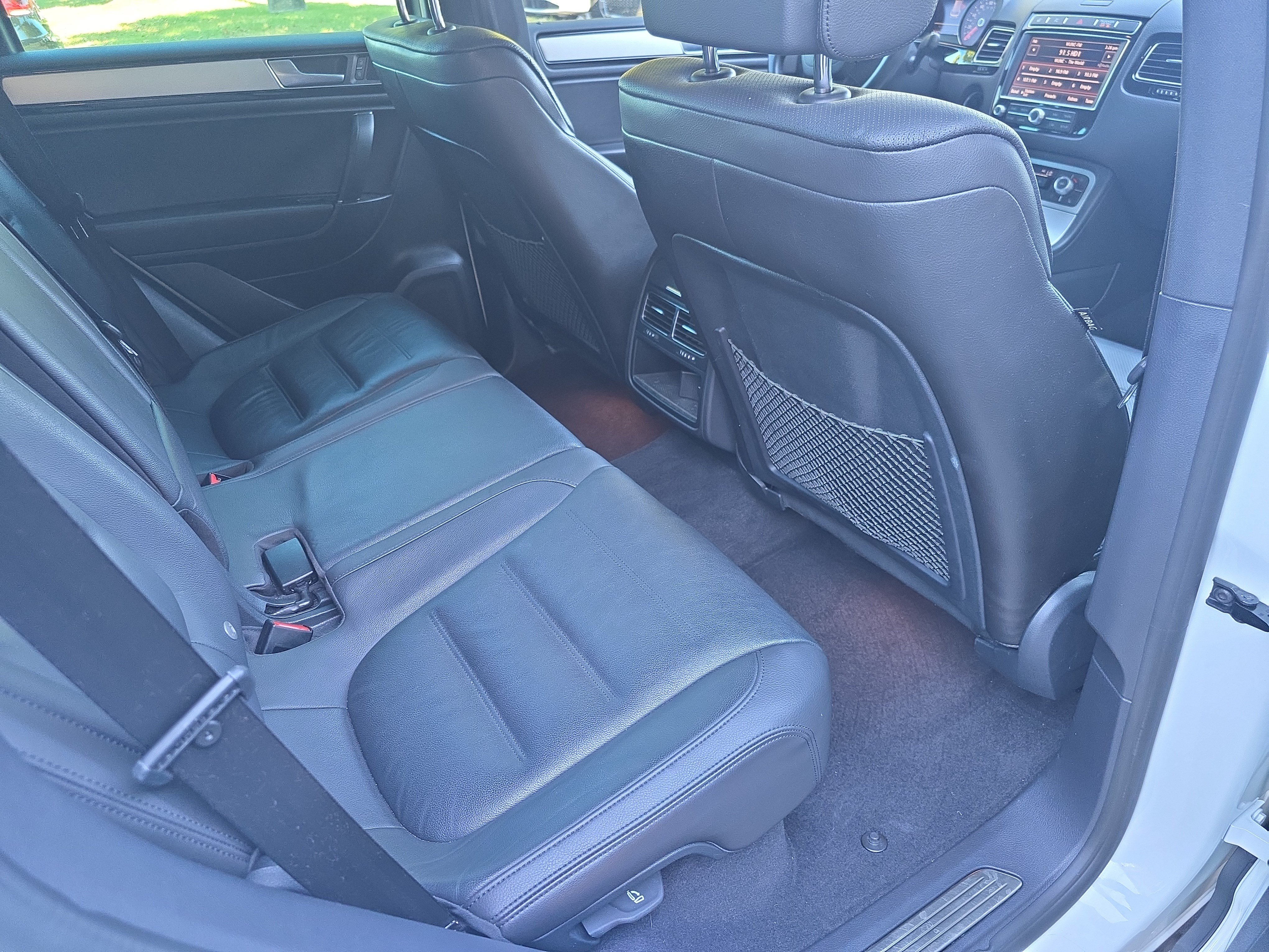 Used 2017 Volkswagen Touareg Wolfsburg Edition AWD/4WD image 11