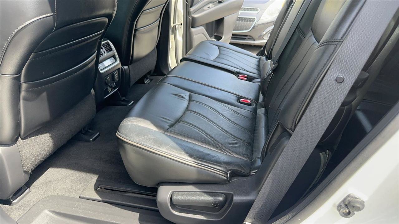 Used 2013 INFINITI JX35 AWD w/ Premium Pkg image 35