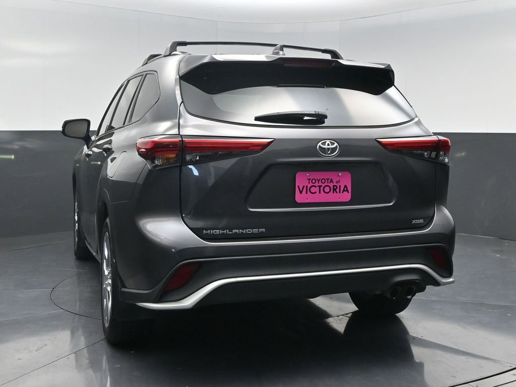 Used 2021 Toyota Highlander XSE image 17