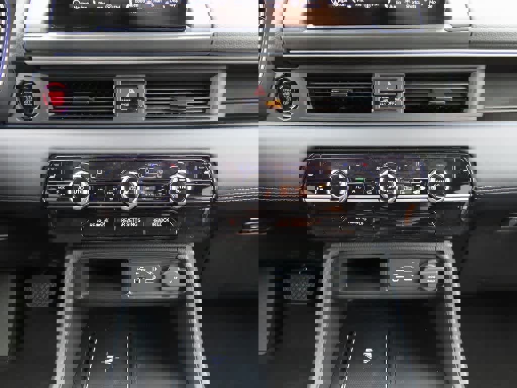 New 2025 Honda Pilot Touring image 24