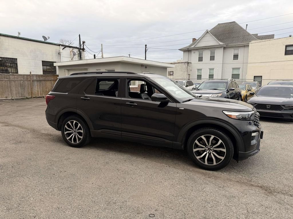 Used 2022 Ford Explorer ST-Line AWD/4WD image 9