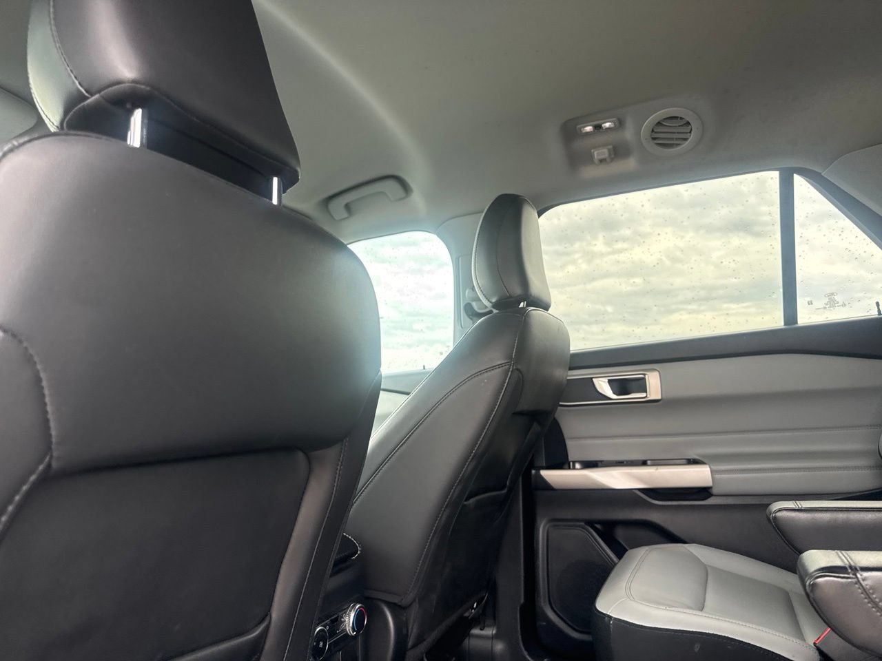 Used 2021 Ford Explorer XLT w/ Equipment Group 202A RWD image 38