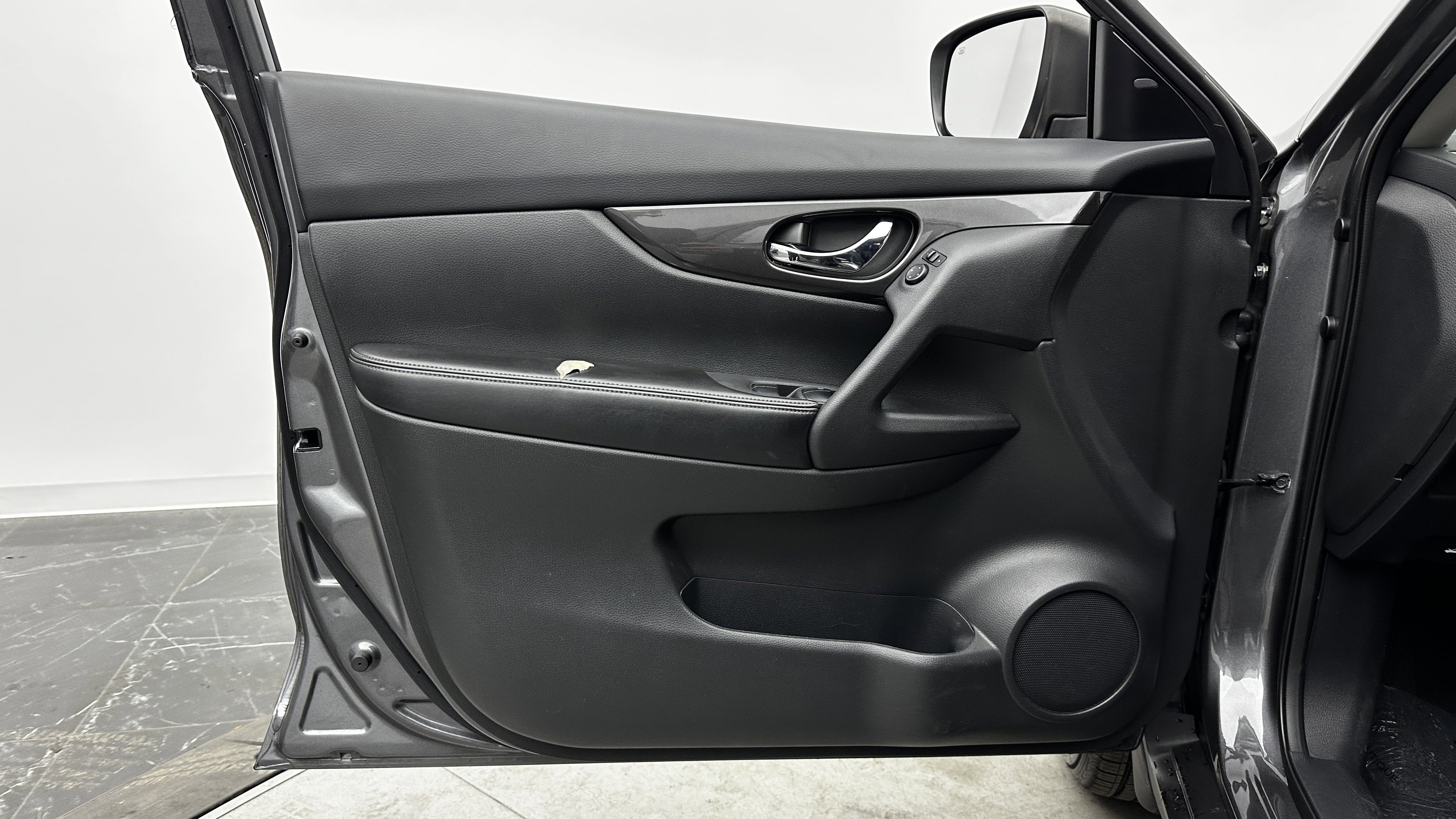 Used 2019 Nissan Rogue S w/ Special Edition Package image 10