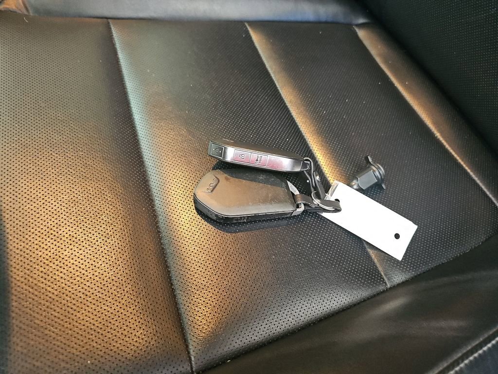 Used 2023 Kia Telluride S image 36