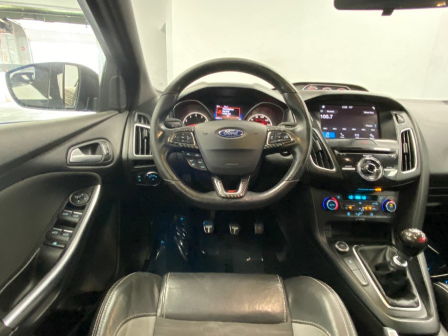 Used 2017 Ford Focus ST w/ Equipment Group 401A image 37