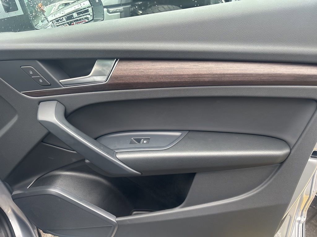 Used 2024 Audi Q5 2.0T Premium image 28