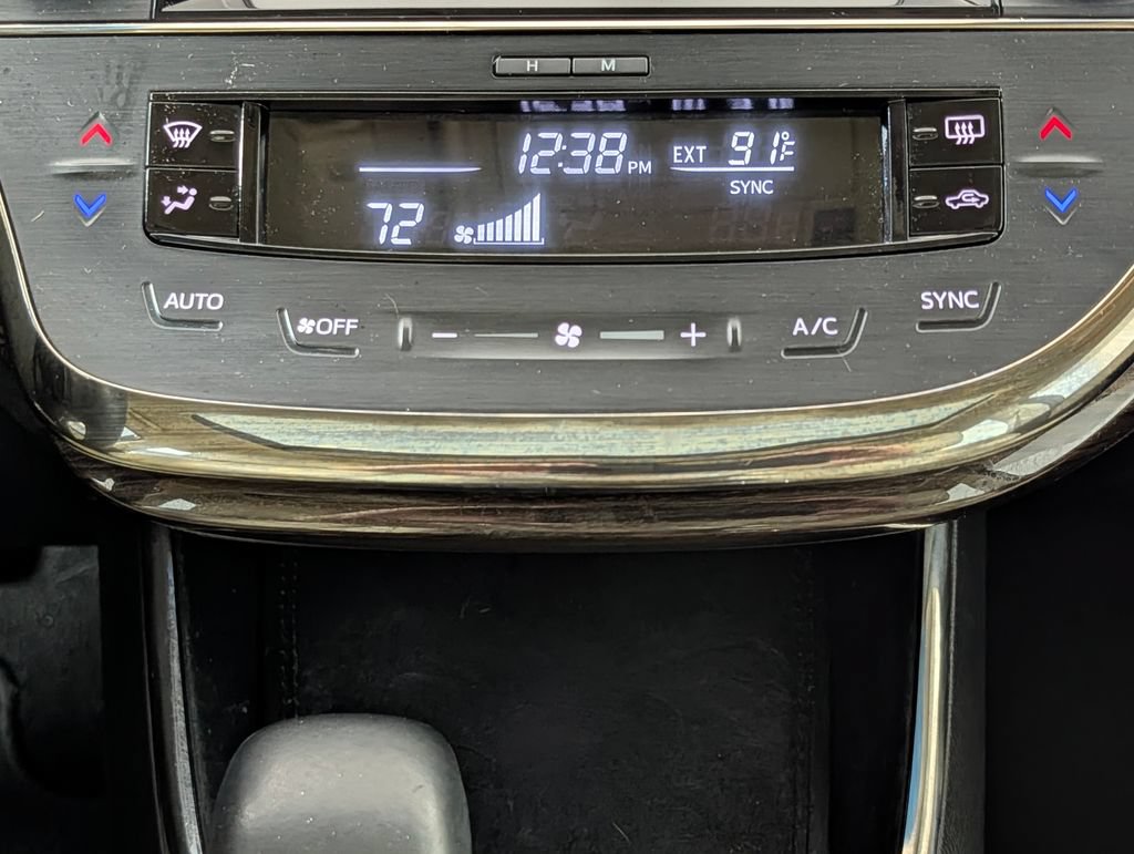 Used 2015 Toyota Avalon XLE Touring FWD image 12