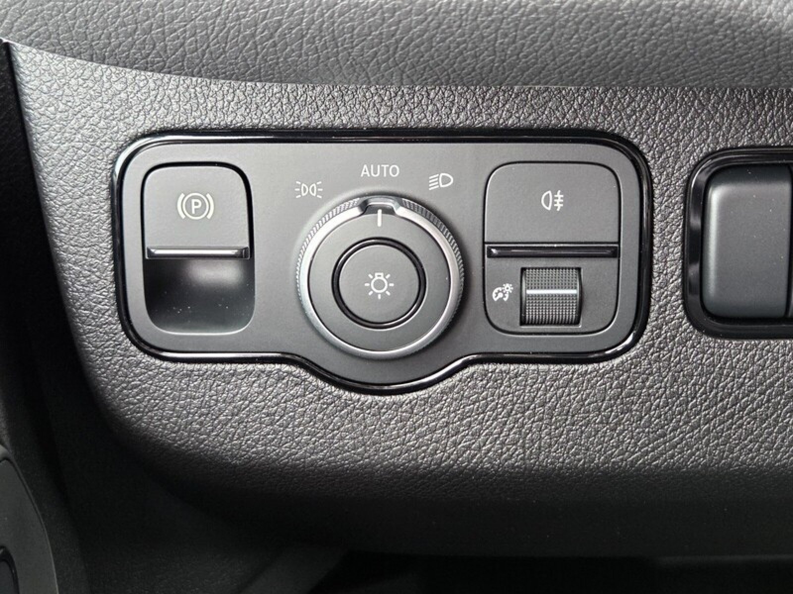 New 2025 Mercedes-Benz eSprinter 170 Cargo image 32