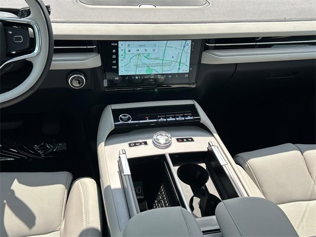 New 2025 Lincoln Navigator Reserve image 16