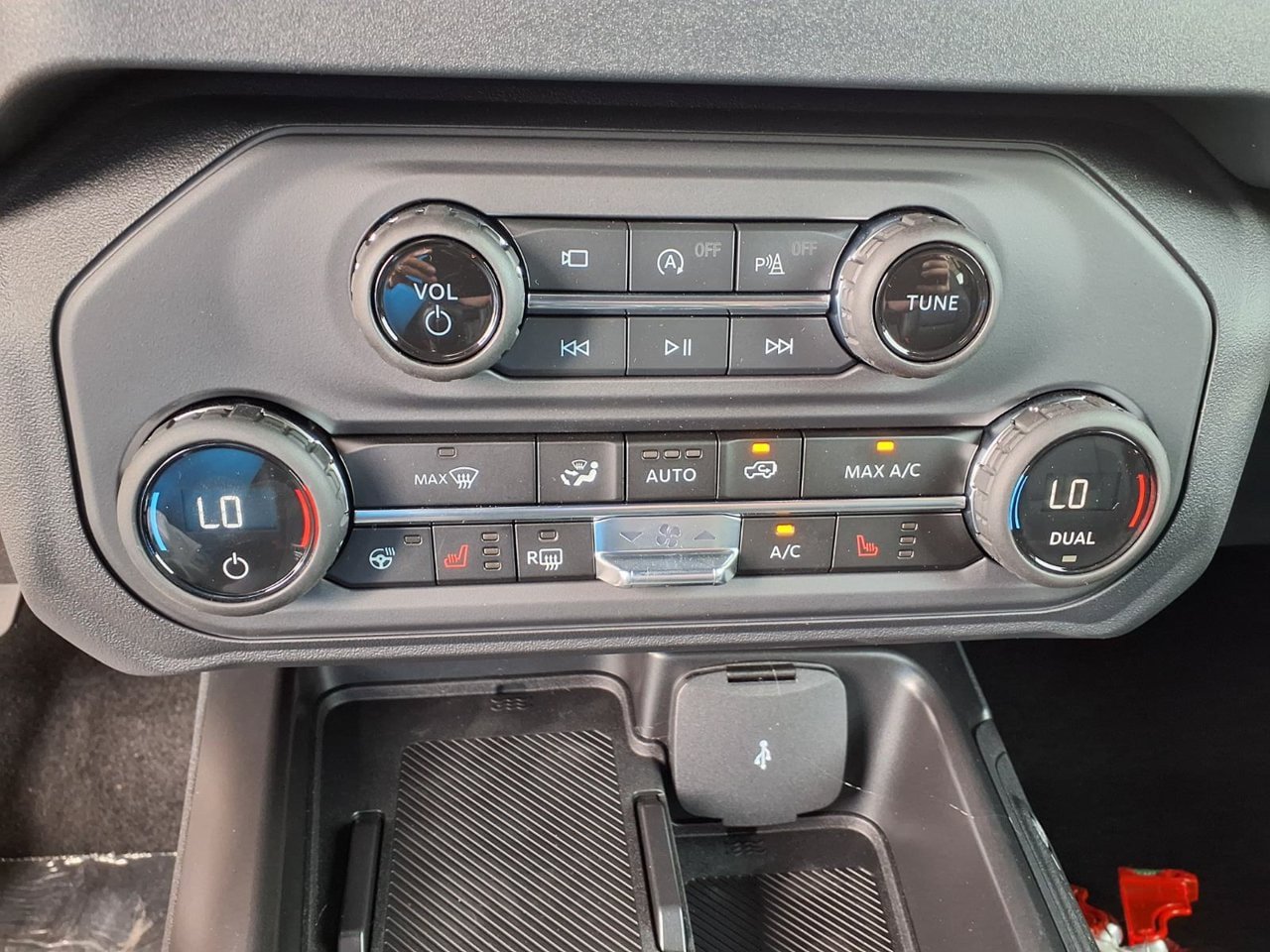 New 2026 Ford Bronco Outer Banks AWD/4WD image 10