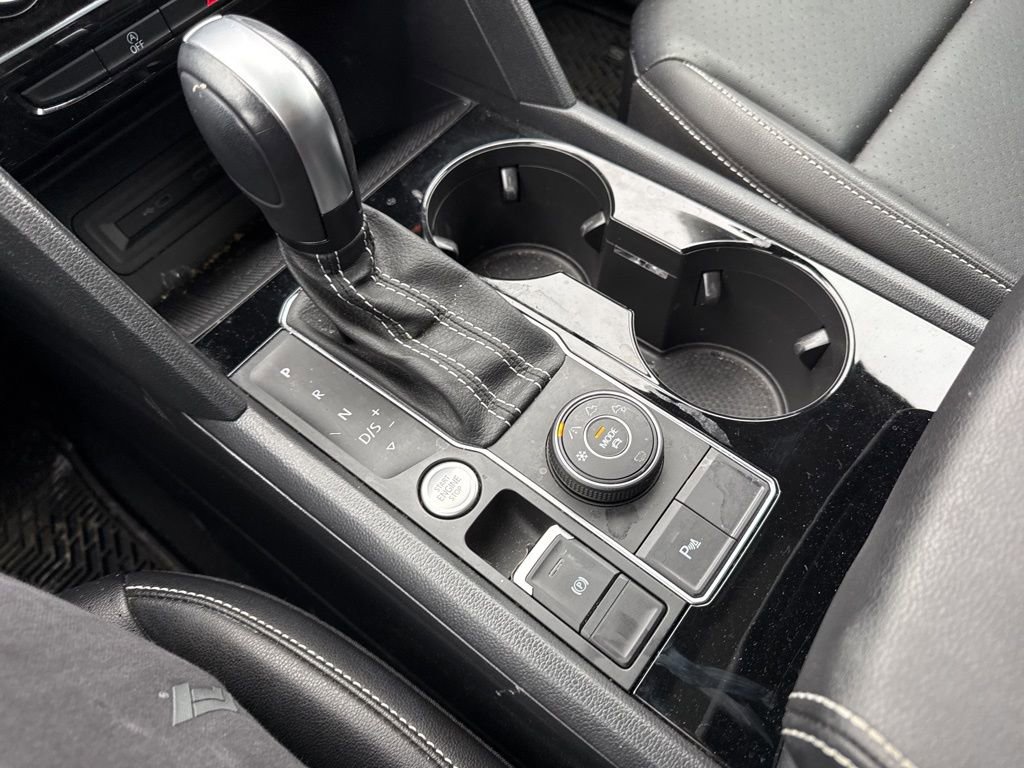 Used 2023 Volkswagen Atlas SEL R-Line image 33