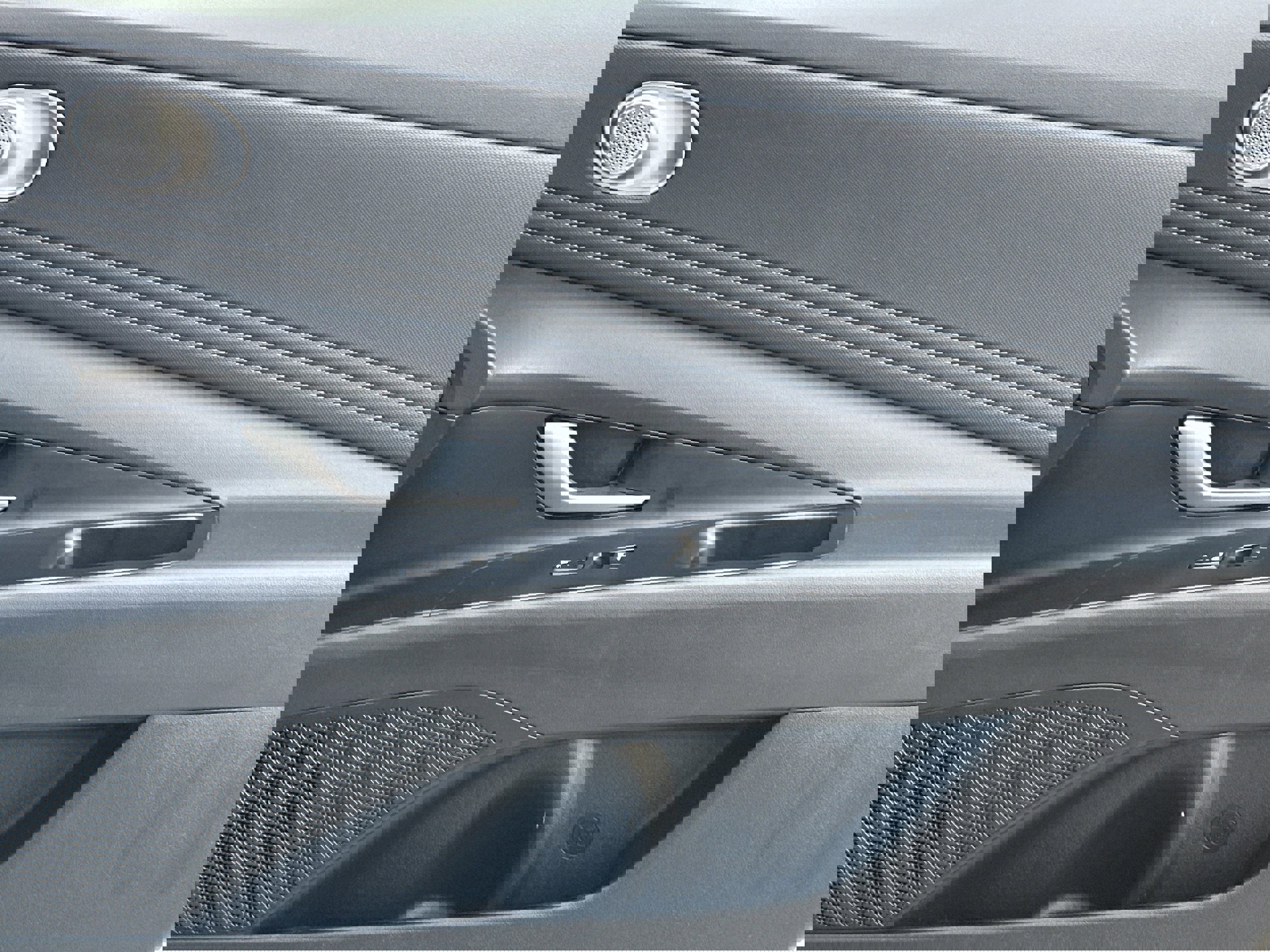 Used 2025 Hyundai Elantra SEL image 14