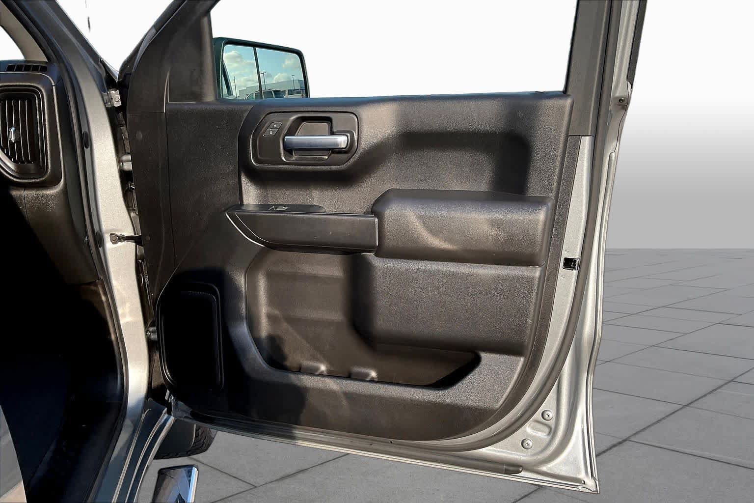 Used 2023 Chevrolet Silverado 1500 Custom AWD/4WD image 22