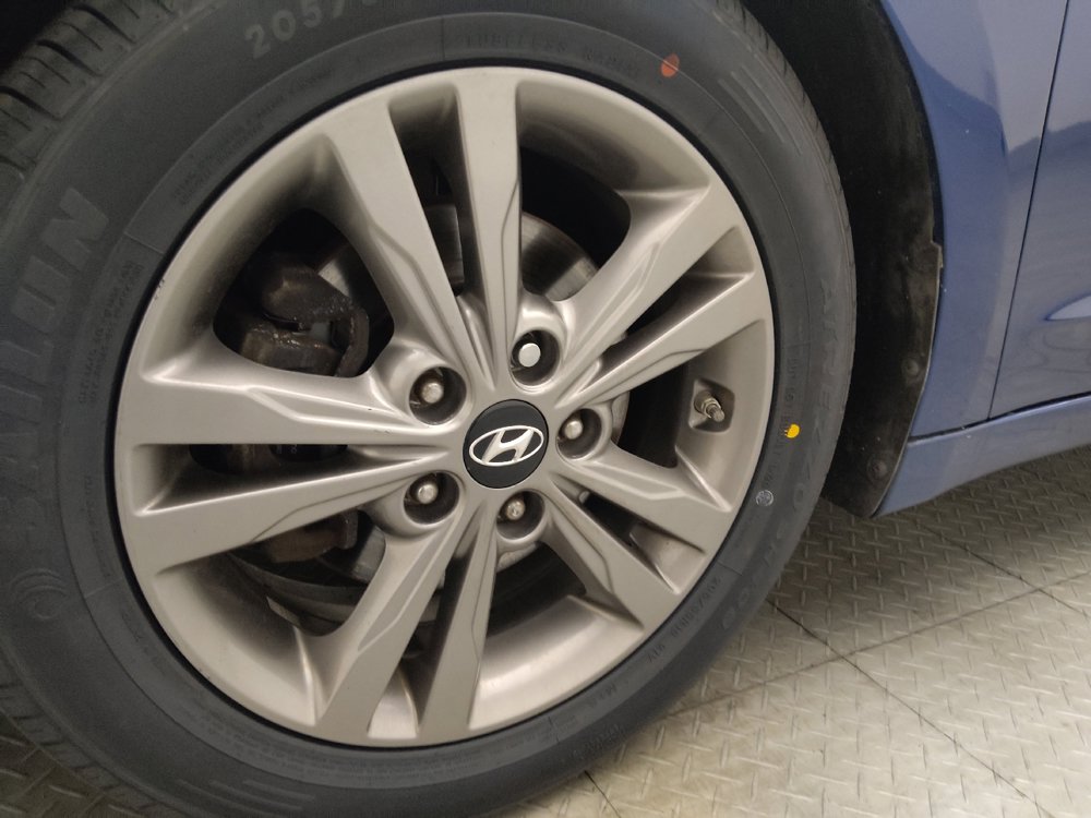 Used 2017 Hyundai Elantra SE FWD image 31