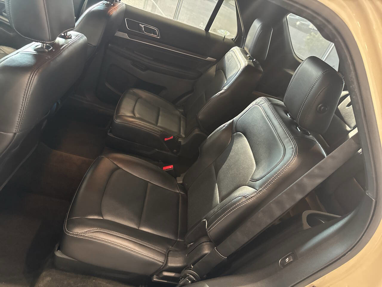 Used 2018 Ford Explorer Limited w/ Equipment Group 301A image 32