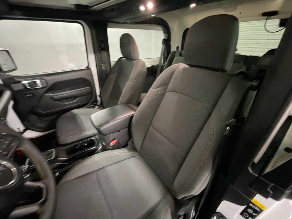 Used 2024 Jeep Wrangler Sport S image 18