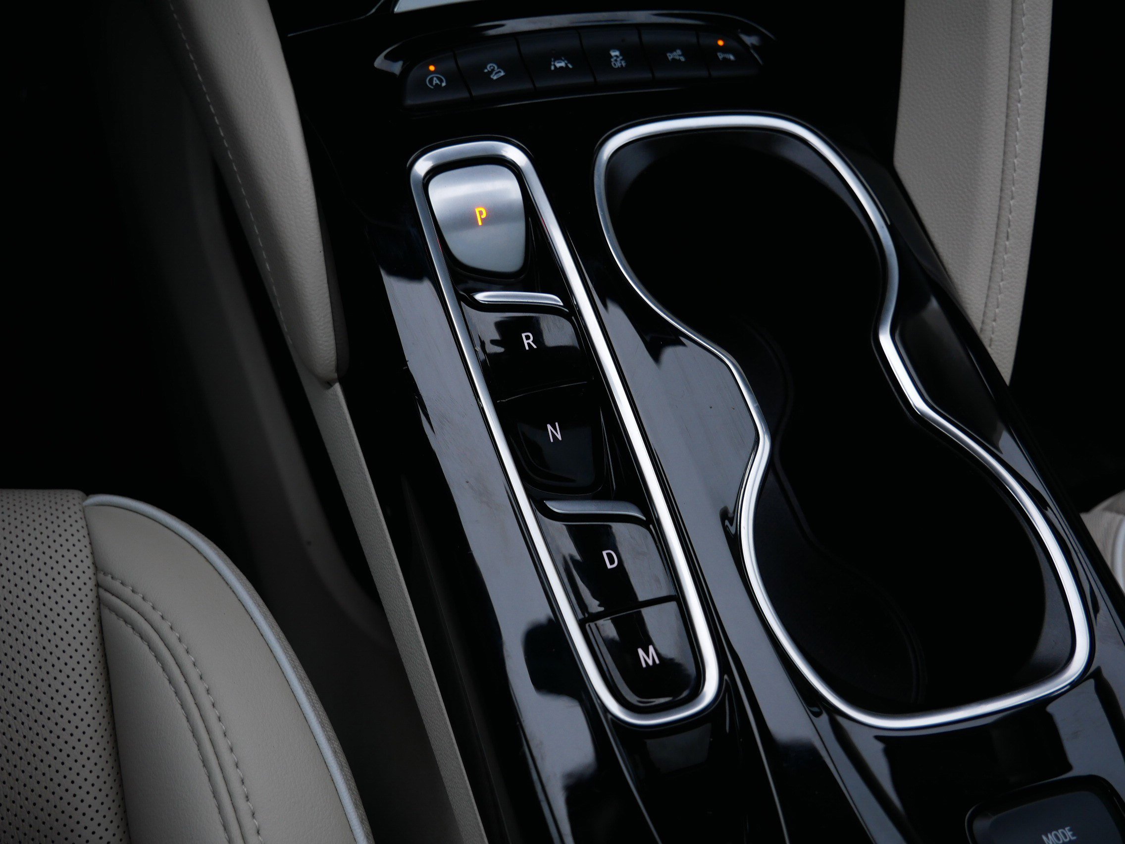 Used 2023 Buick Envision Avenir image 24