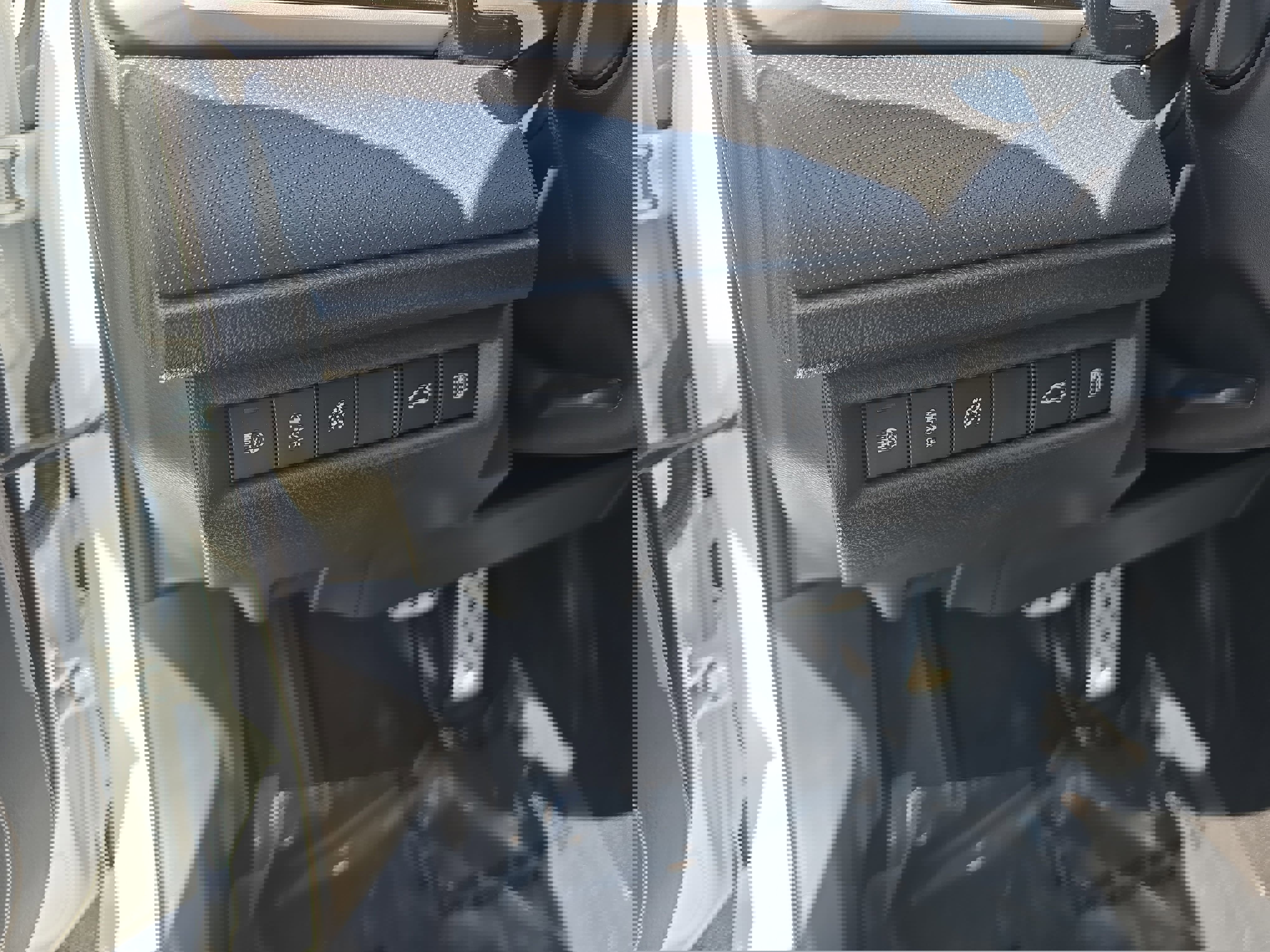 Used 2025 Toyota Camry SE w/ Convenience Package image 29