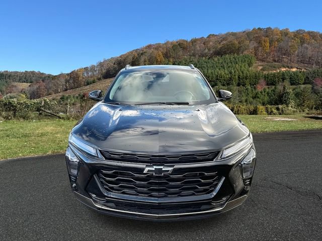 Certified 2025 Chevrolet Trax ACTIV w/ Driver Confidence Package image 2