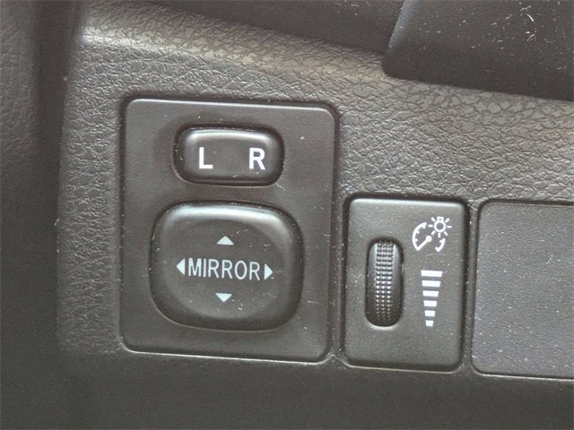 Used 2019 Toyota Corolla LE image 23