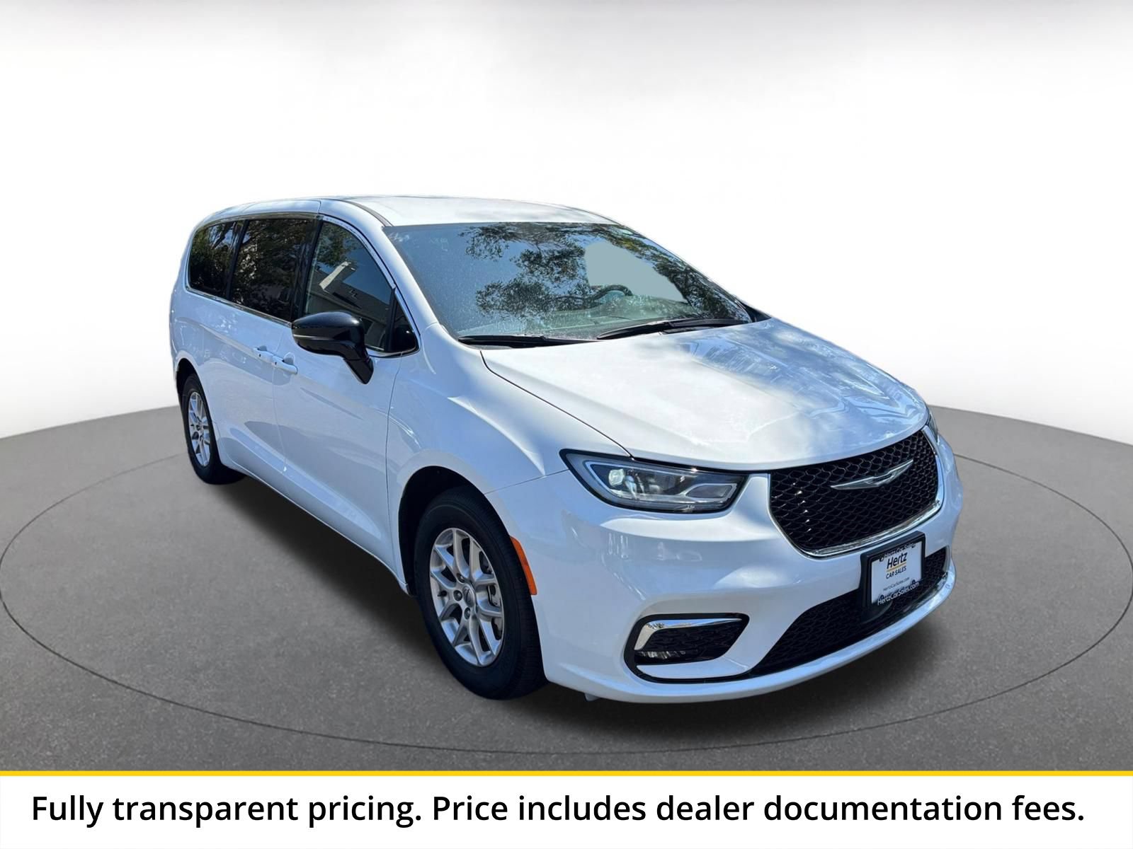 Used 2025 Chrysler Pacifica Select FWD image 1