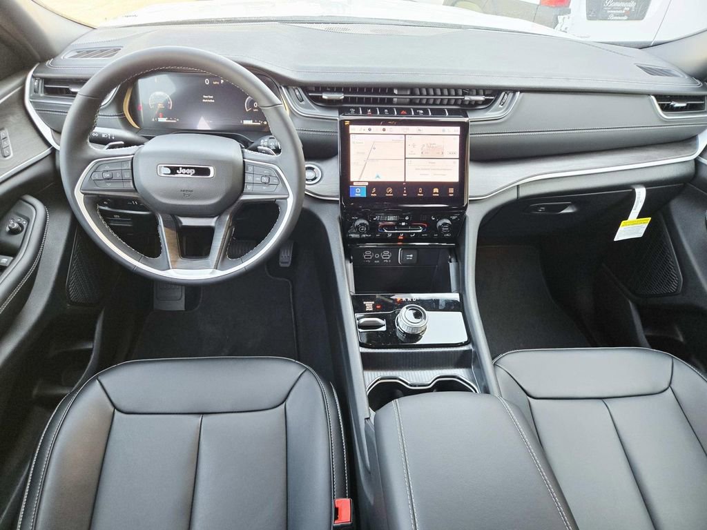 New 2025 Jeep Grand Cherokee Limited AWD/4WD image 12