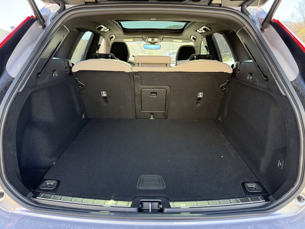 New 2026 Volvo XC60 B5 Plus w/ Climate Package image 12