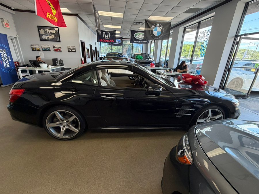 Used 2017 Mercedes-Benz SL 550 image 31