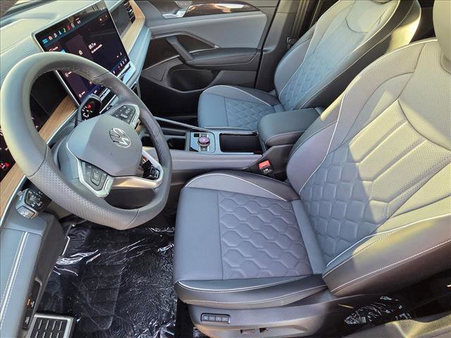 New 2026 Volkswagen Tiguan SEL R-Line image 4