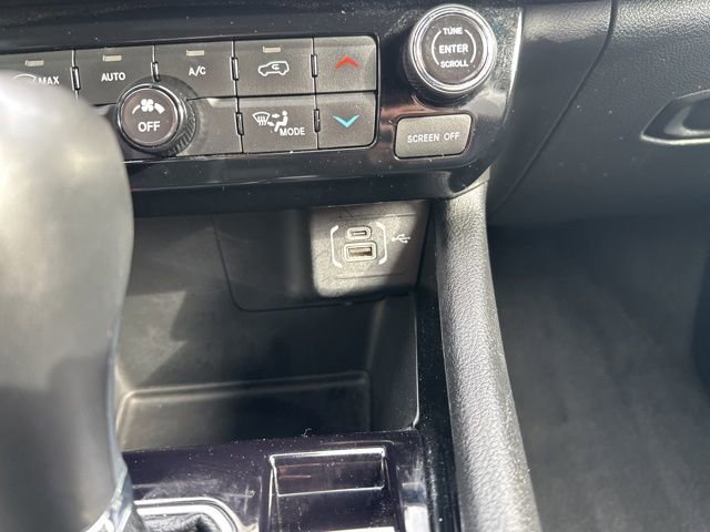 Used 2025 Jeep Compass Limited image 30