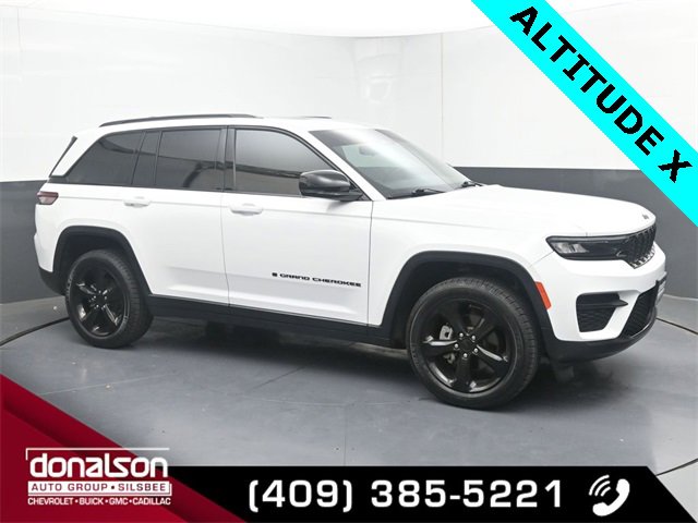 Used 2023 Jeep Grand Cherokee Altitude image 1