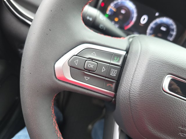 Used 2024 Jeep Compass Trailhawk w/ Trailhawk Elite Group AWD/4WD image 19