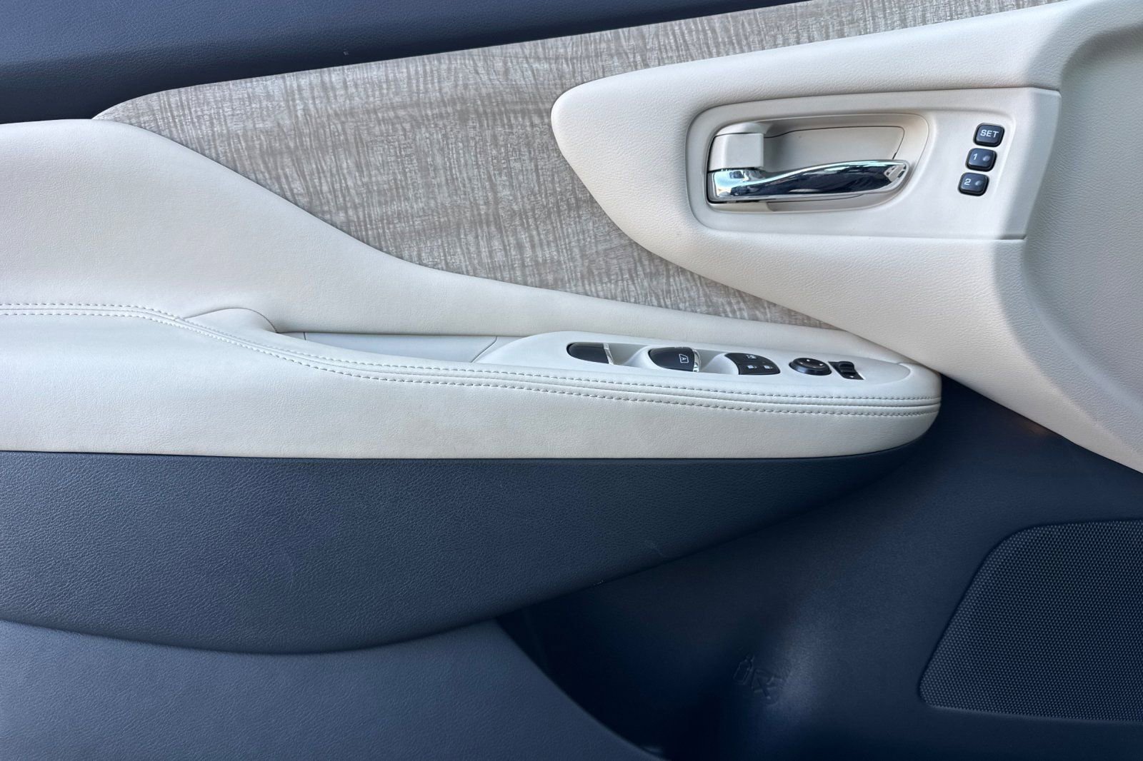 Used 2024 Nissan Murano SL image 11