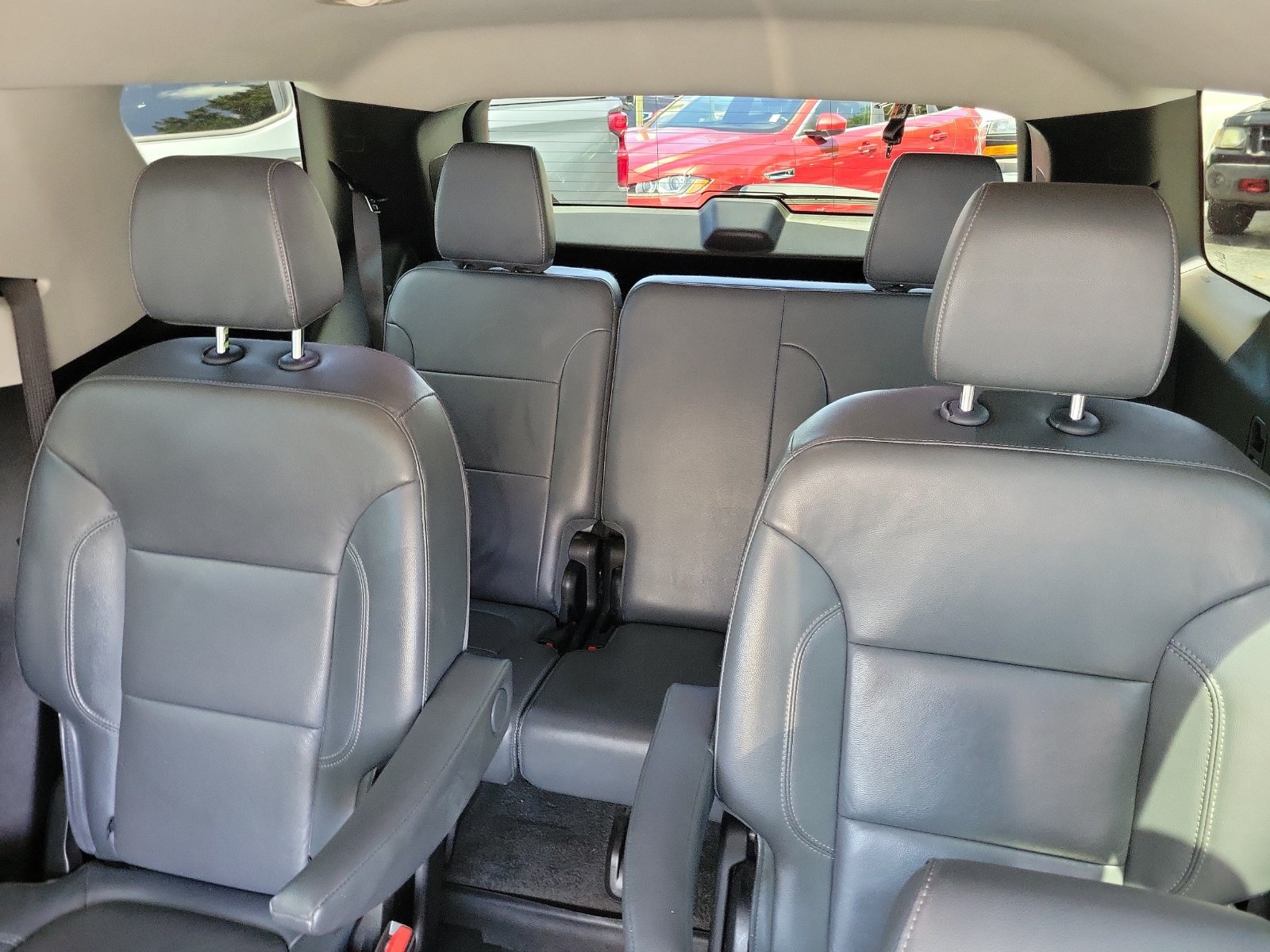 Used 2019 Chevrolet Traverse LT w/ LT Premium Package FWD image 12