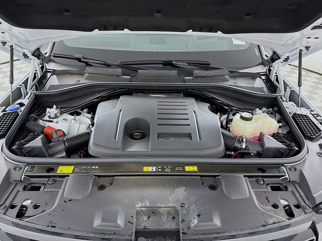 New 2026 Land Rover Range Rover Long Wheelbase SE image 30