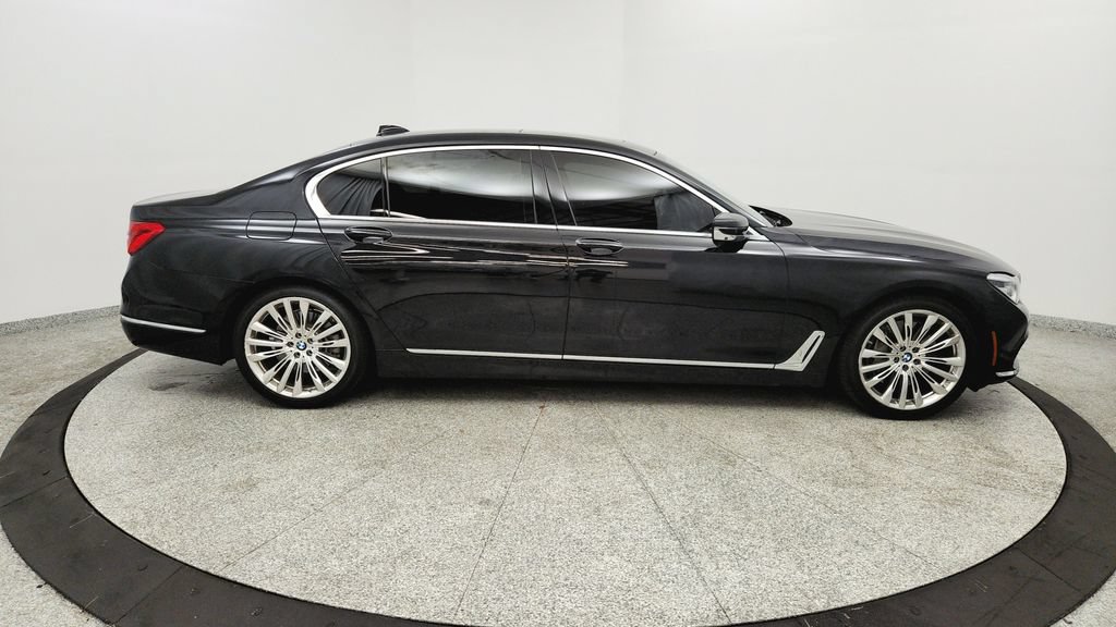 Used 2018 BMW 750i xDrive AWD/4WD image 6
