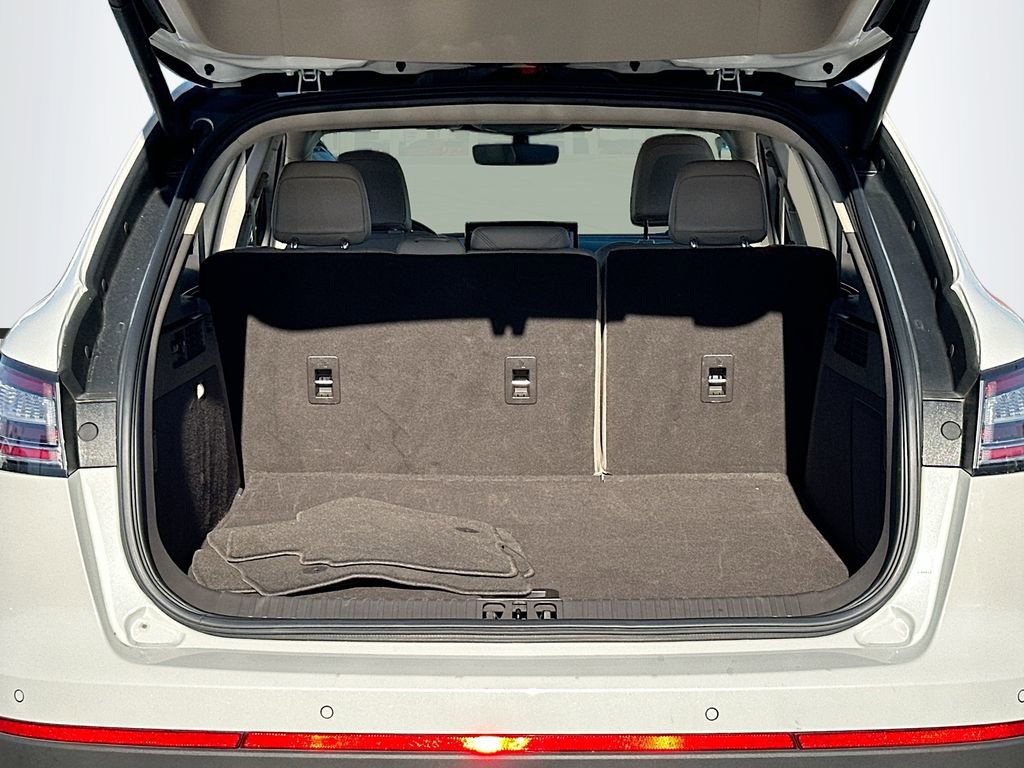 Used 2023 Lincoln Nautilus FWD w/ Premium Package image 25