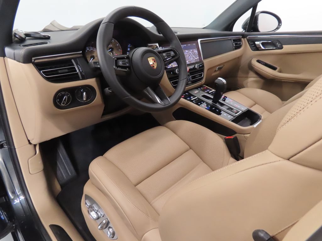 Certified 2026 Porsche Macan GTS AWD/4WD image 4
