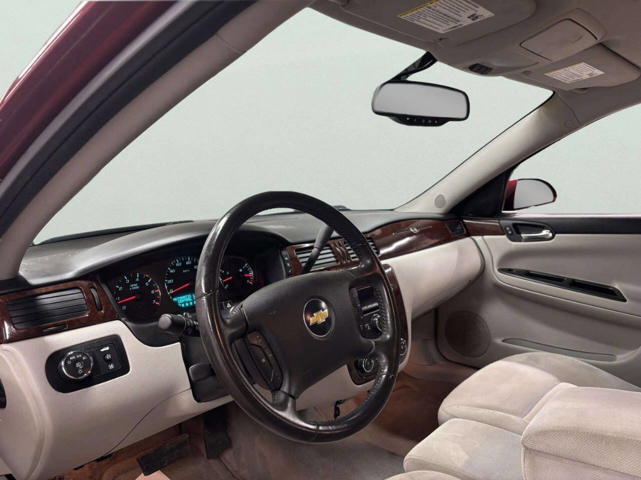 Used 2010 Chevrolet Impala LT w/ Convenience Package image 11