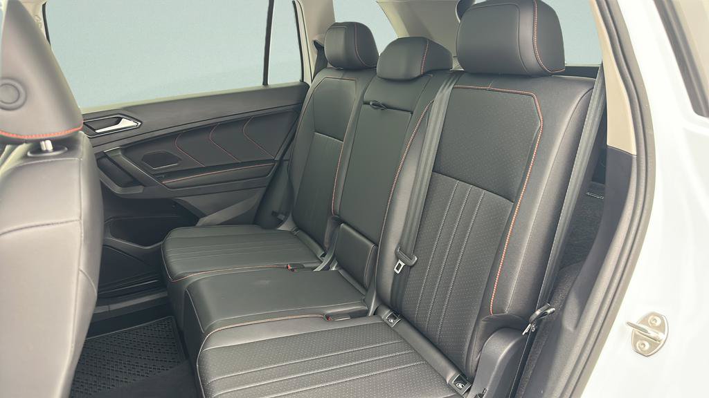 Used 2024 Volkswagen Tiguan Wolfsburg Edition AWD/4WD image 10
